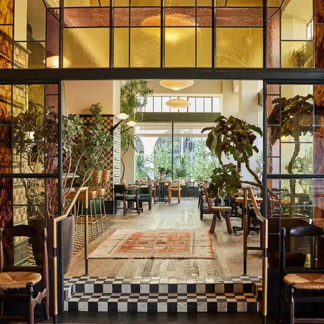 sala da tè del Proper Hotel a LA (fonte properhotel.com)